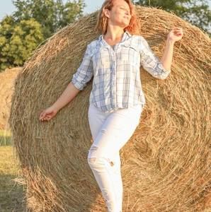 Meet your Posher, Elena